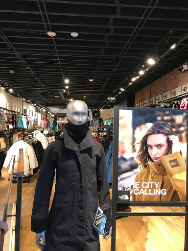 Clothing Store «The North Face», reviews and photos, 326 Newbury St, Boston, MA 02115, USA
