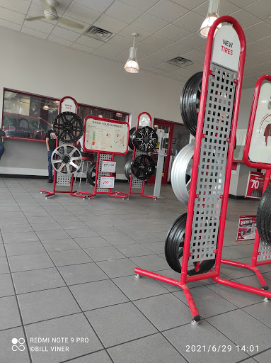 Tire Shop «Discount Tire Store - Boerne, TX», reviews and photos, 1330 S Main St, Boerne, TX 78006, USA