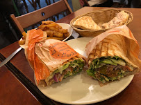 Plats et boissons du Restaurant libanais Le petit falafel à Paris - n°1