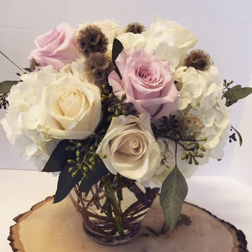 Florist «Fleur De Lis Florists», reviews and photos, 6588 Quinton Ln, Tujunga, CA 91042, USA