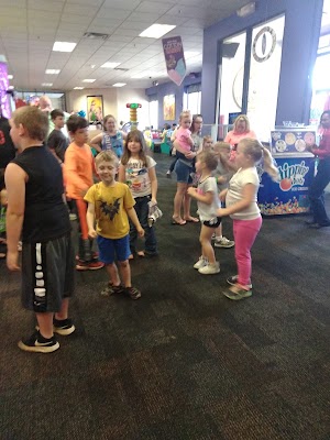 Chuck E. Cheese - photo 11