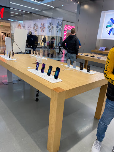 Computer Store «Apple Washington Square», reviews and photos, 9585 SW Washington Square Rd, Tigard, OR 97223, USA