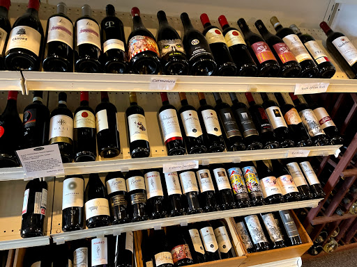 Wine Store «Toast Wines & Spirits», reviews and photos, 984 Farmington Ave B, West Hartford, CT 06107, USA