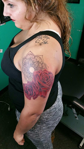 Tattoo Shop «Blackhouse Ink Tattoos», reviews and photos, 691 E 185th St, Cleveland, OH 44119, USA