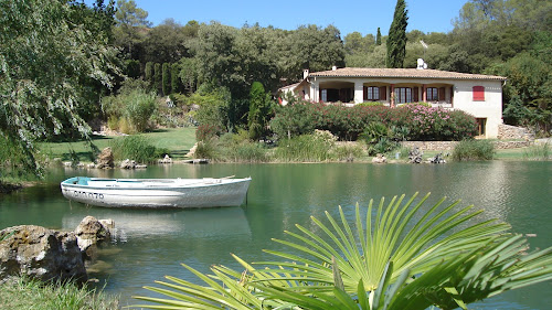 Lodge Domaine de Saint-Amour:Locations de vacances gîte animaux acceptés Ferienwohnung Var Trans-en-Provence