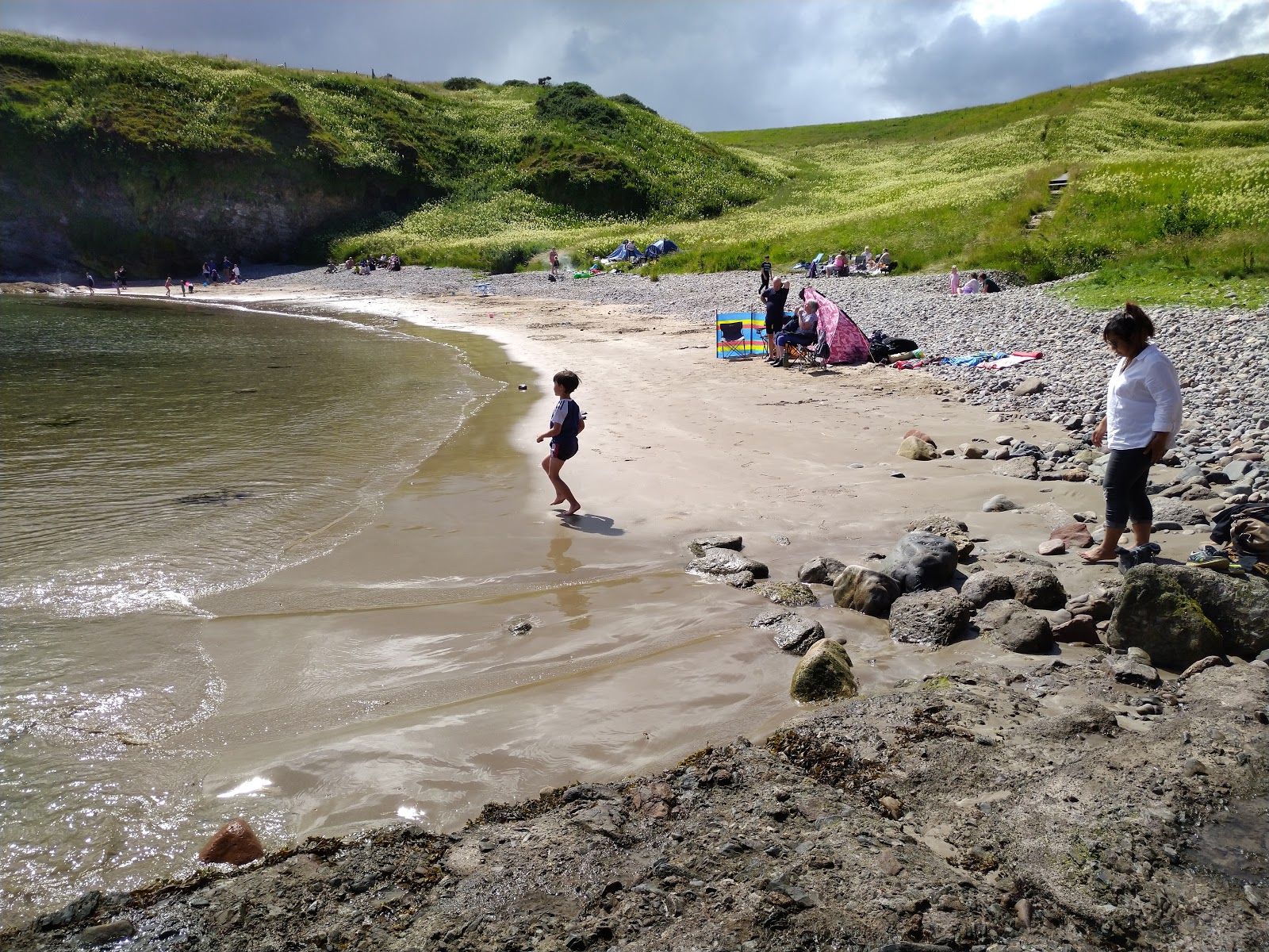 Foto di Cullykhan Beach con una superficie del acqua cristallina