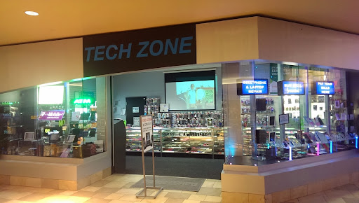 TECH ZONE, 2230 Lloyd Center, Portland, OR 97232, USA, 