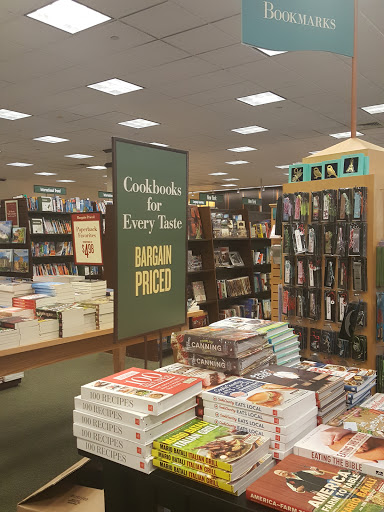 Book Store «Barnes & Noble», reviews and photos, 2614 Central Park Ave, Yonkers, NY 10710, USA