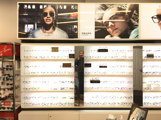 Optometrist «Chicago Vision Club‎», reviews and photos, 2862 N Clark St, Chicago, IL 60657, USA