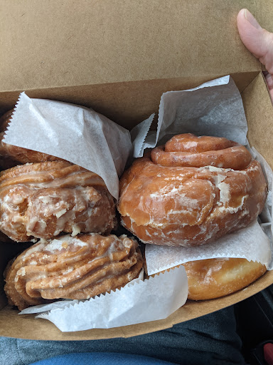 Donut Shop «Peter Pan Donut & Pastry Shop», reviews and photos, 727 Manhattan Ave, Brooklyn, NY 11222, USA