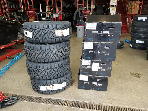 Tire Shop «Discount Tire Store - Murfreesboro, TN», reviews and photos, 2652 S Church St, Murfreesboro, TN 37127, USA