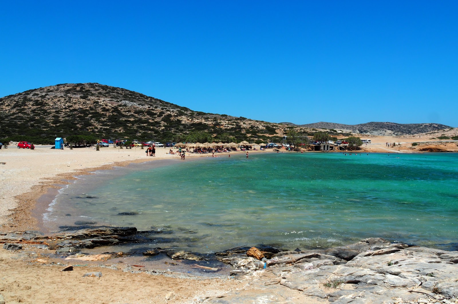 Foto de Kalotaritissa Beach área de servicios