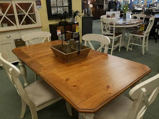 Furniture Store «Raymour & Flanigan Furniture and Mattress Store», reviews and photos, 895 E Gate Blvd, Garden City, NY 11530, USA