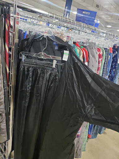 Thrift Store «Goodwill Mechanicsville Retail Store», reviews and photos, 7147 Brandy Run Dr, Mechanicsville, VA 23111, USA