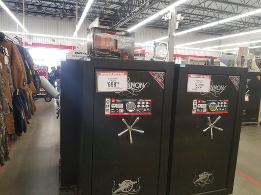 Home Improvement Store «Tractor Supply Co.», reviews and photos, 2101 Bay St STE A, Taunton, MA 02780, USA