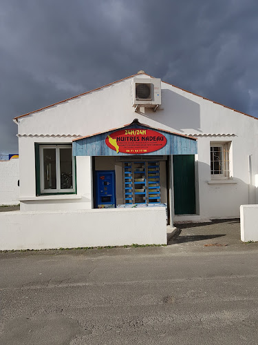 Distributeur Huitres Nadeau St Pierre d'Oléron à Saint-Pierre-d'Oléron