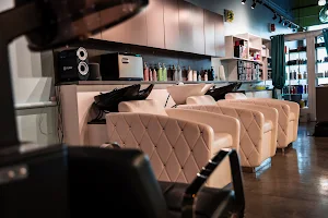 Vegas Style Salon image