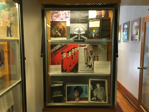 Submerge Record Distribution image 9