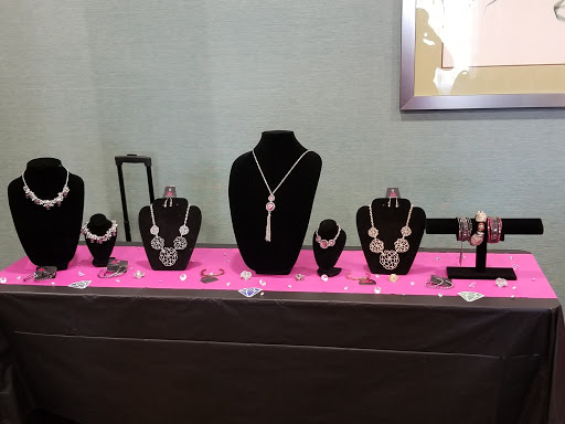 Hotel «Comfort Suites At Fairgrounds-Casino», reviews and photos, 4506 Oak Fair Blvd, Tampa, FL 33610, USA