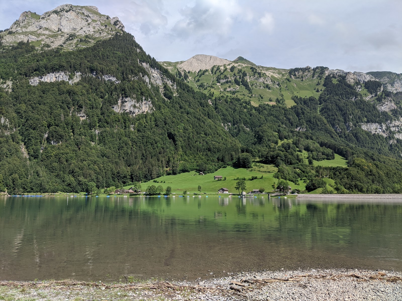 Photo de Klontal Plage avec un rivage spacieux