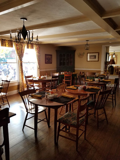 Hamburger Restaurant «Mountain Fresh Grocery Inc», reviews and photos, 521 Main St, Highlands, NC 28741, USA