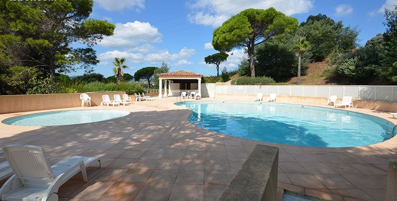 Appartements Sainte-Maxime Park : Location de vacances dans résidence avec piscine, dans le Var, Provence-Alpes-Côte d'Azur à Sainte-Maxime (Var 83)