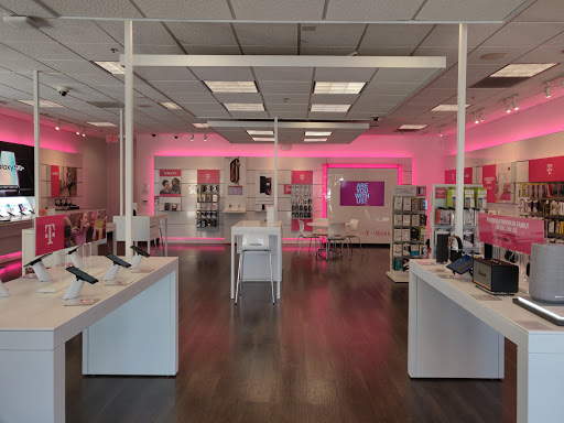 Cell Phone Store «T-Mobile», reviews and photos, 920 Pleasant Grove Blvd, Roseville, CA 95678, USA