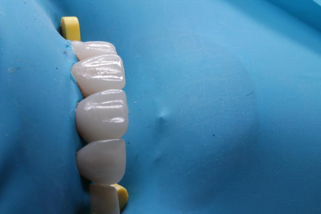 Opiniones de Consultorio Odontologico DENTIXRED en Manta - Dentista