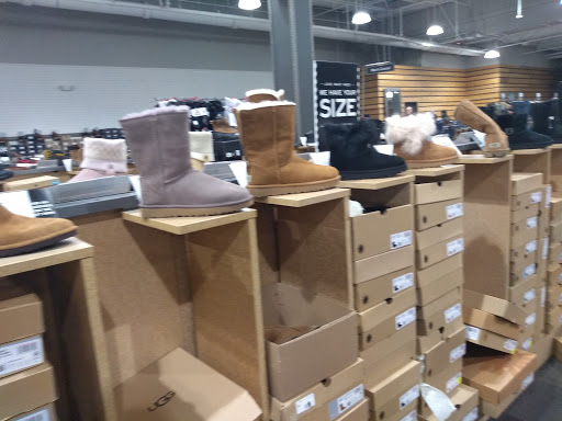 Shoe Store «DSW Designer Shoe Warehouse», reviews and photos, 1 Walden Galleria, Buffalo, NY 14225, USA