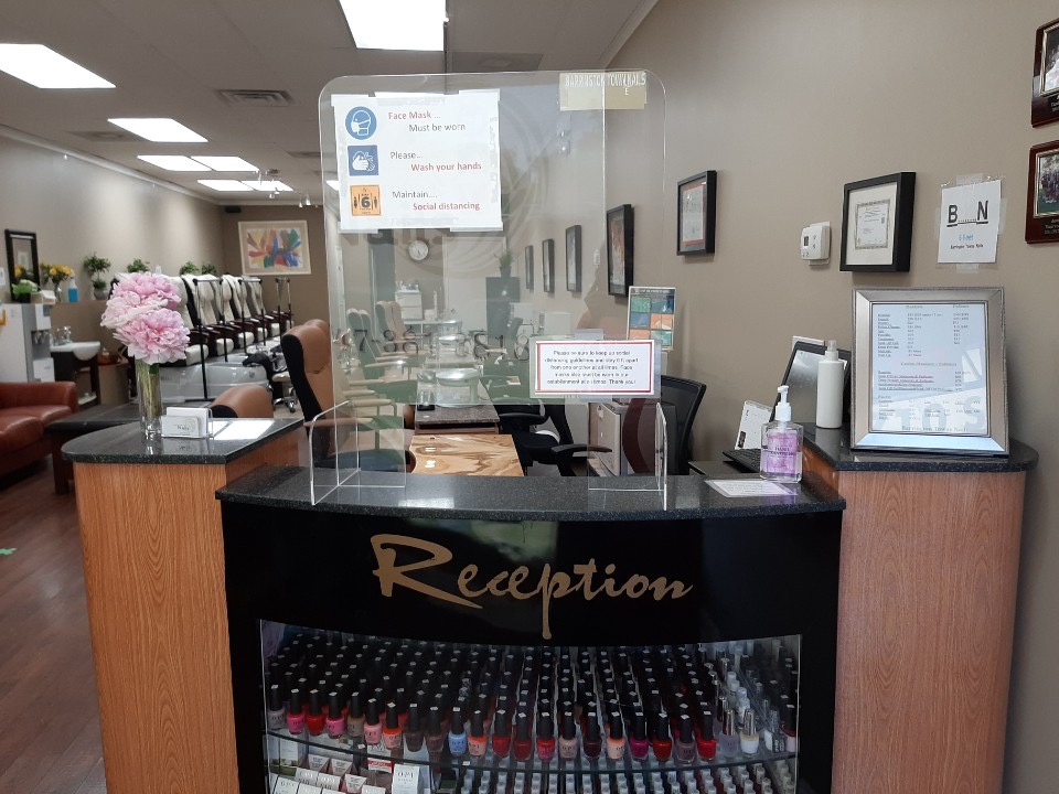 Barrington Towne Nails 60010