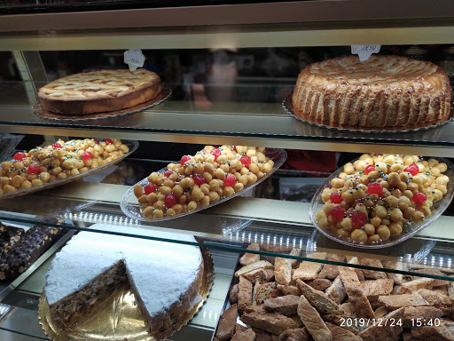 Cennini Pasticceria & Pizzeria in Colle di Val dElsa, Provincia di Siena