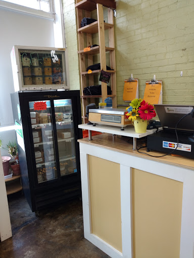 Grocery Store «Grassroots Grocery», reviews and photos, 415 Ridge St, Alton, IL 62002, USA