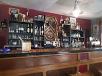 Atmosphère du Restaurant L'Arôme Antique cave a Vin à Murat - n°17