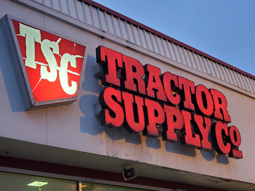 Home Improvement Store «Tractor Supply Co.», reviews and photos, 921 River Rd, Charlottesville, VA 22901, USA