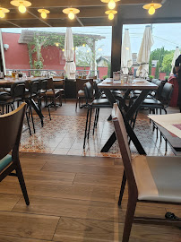 Atmosphère du Restaurant Fabioli Fontaines à Fontaines-sur-Saône - n°16