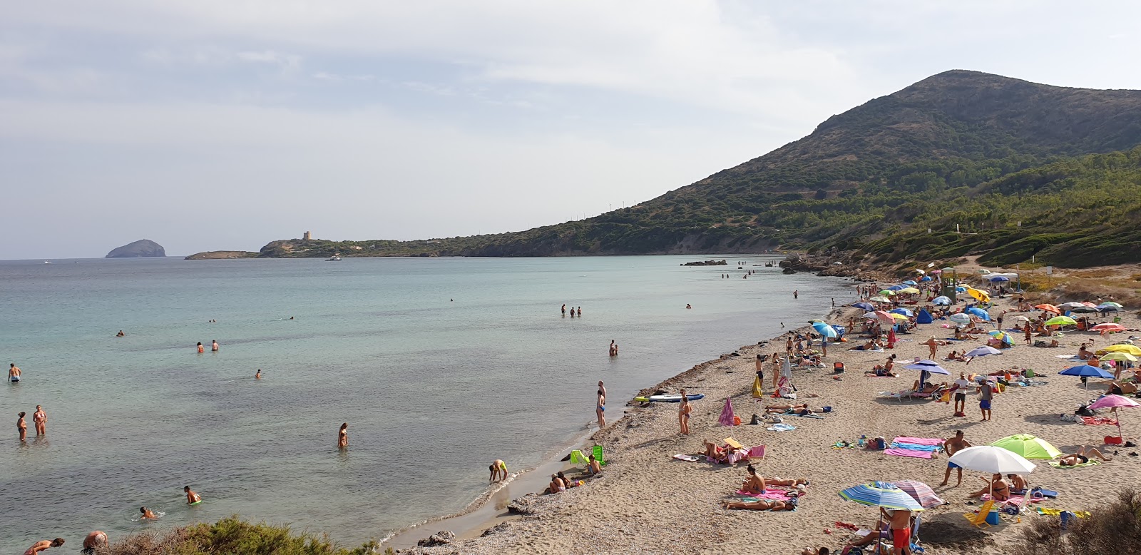 Coaquaddus Plajı'in fotoğrafı uçurumlarla desteklenmiş