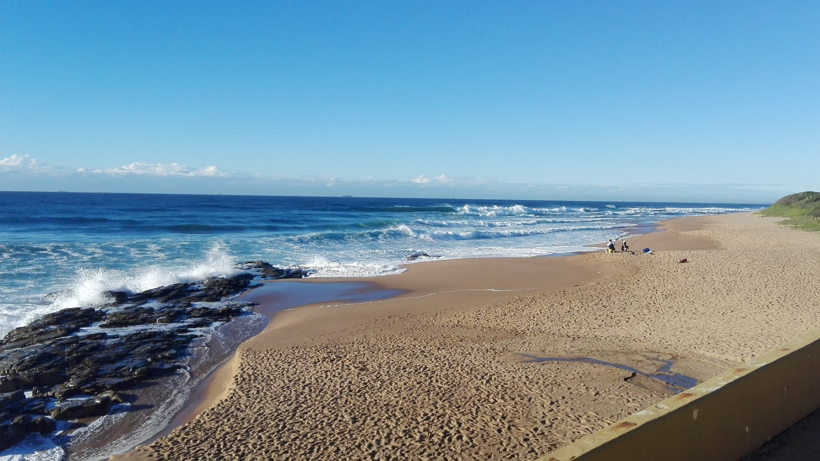 Foto de Westbrook beach com areia fina e brilhante superfície