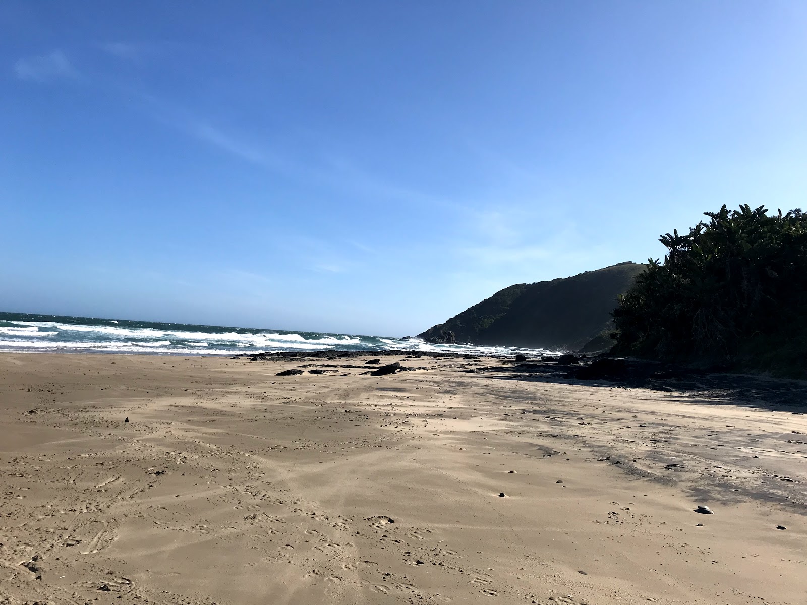 Photo de Umngazana beach III avec baie spacieuse