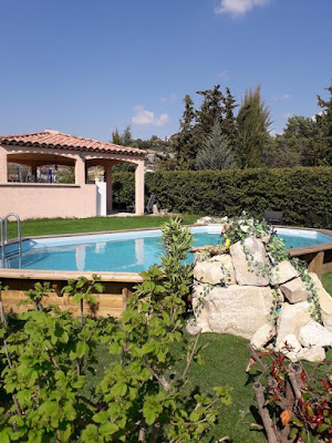 LA MAISON DU BONHEUR location vacances cures GREOUX LES BAINS 460E la semaine 2 personnes (max 4 personnes) à Gréoux-les-Bains