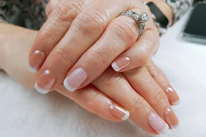 Cosmo Nails Lounge image
