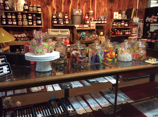 Antique Store «Levee Street Market Place», reviews and photos, 1001 Levee St, Vicksburg, MS 39183, USA