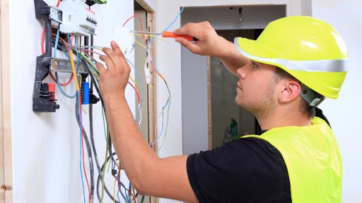AVH INSTALACIONES en Pineda de Mar, Barcelona
