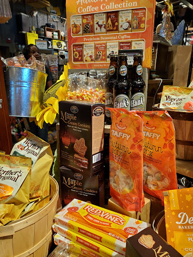 American Restaurant «Cracker Barrel Old Country Store», reviews and photos, 23030 Indian Creek Dr, Sterling, VA 20166, USA