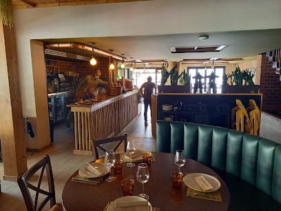Coco Bambú Lounge Restaurant - Pje. del Bajondillo, 3, 29620 Torremolinos, Málaga, Spain