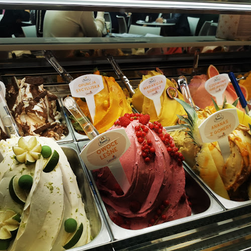 Comentarii opinii despre EXPO XXI