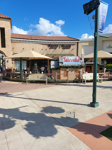 Pottery Barn, 28250 Paseo Drive #110, Wesley Chapel, FL 33543, USA, 