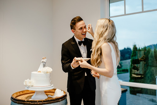 Restaurant «Oswego Hills Vineyard», reviews and photos, 450 Rosemont Rd, West Linn, OR 97068, USA