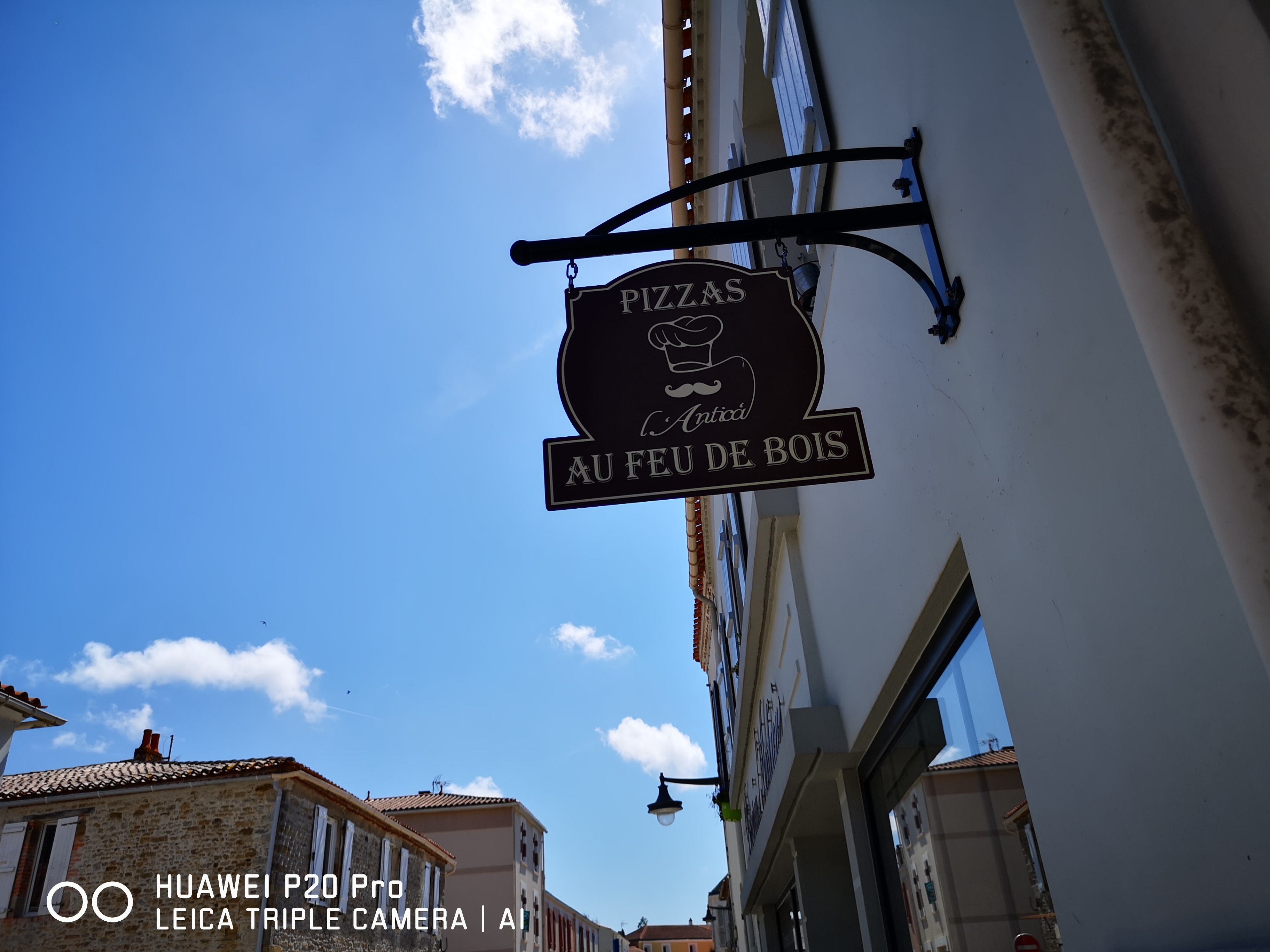 Photo n° 6 de l'avis de Neoclassical.h fait le 16/06/2019 à 16:55