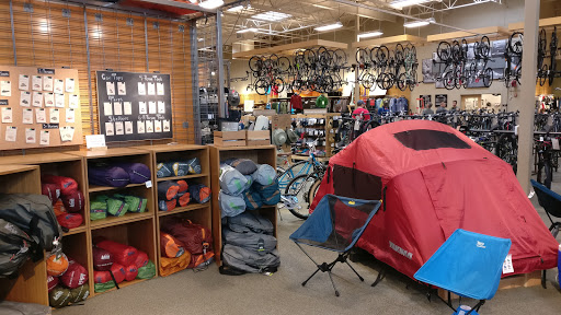 Camping Store «REI», reviews and photos, 735 NW Gilman Blvd, Issaquah, WA 98027, USA