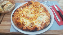 Plats et boissons du Pizzeria La Calabria à Bavans - n°14